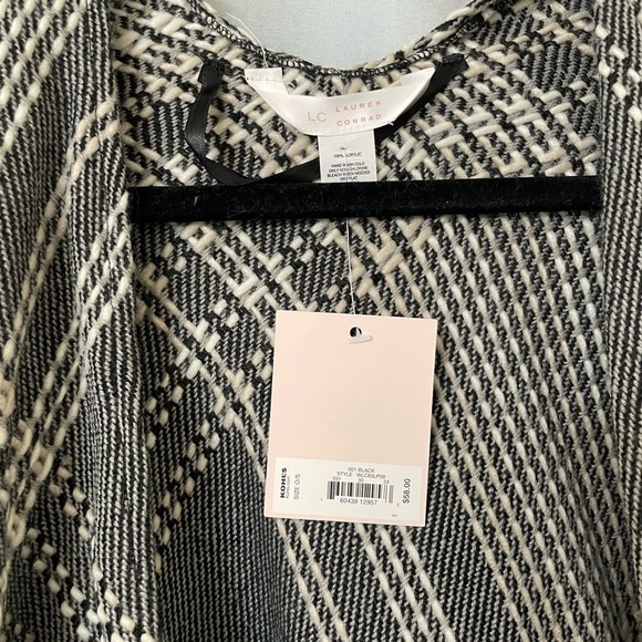 Brand new poncho/cover one size fits all - Picture 5 of 6